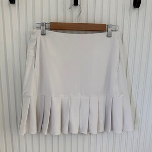 Elegant White Pleated Skirt
